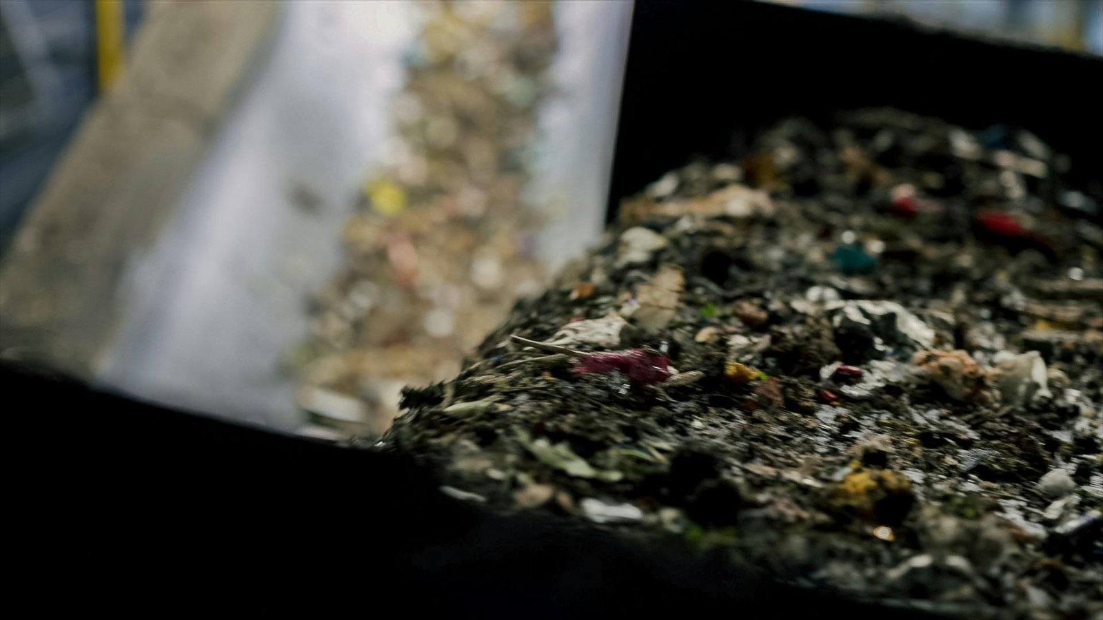 Trash about to be sorted by gnufox technology